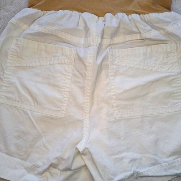 Motherhood Maternity Full Panel Lightweight White Shorts Size Medium - Picture 4 of 6